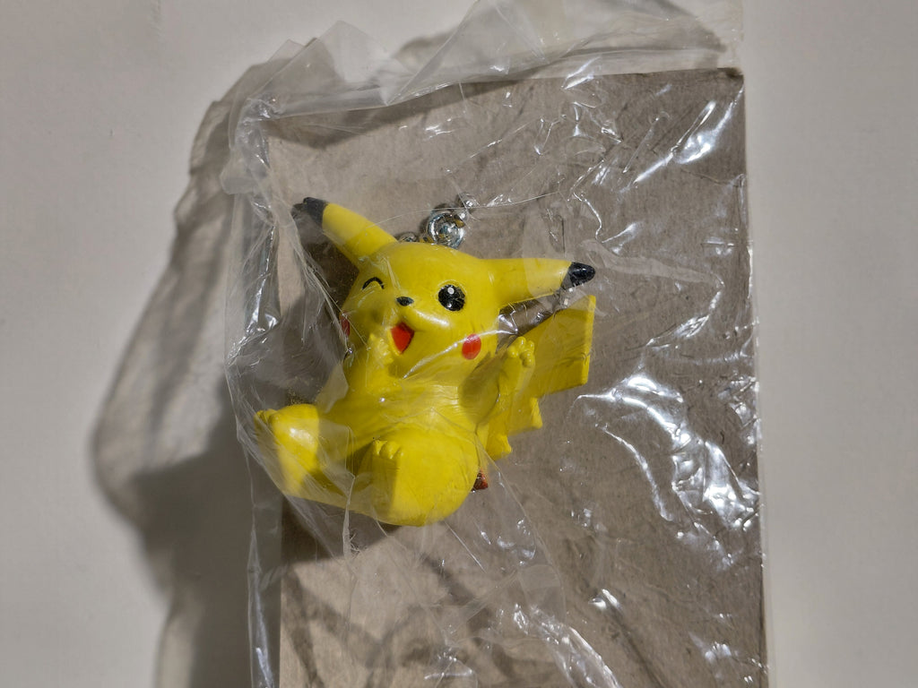 Pikachu Pokemon Mascot Swing Keychain Furuta 2000 Unopened