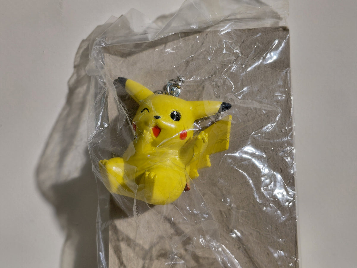 Pikachu Pokemon Mascot Swing Keychain Furuta 2000 Unopened