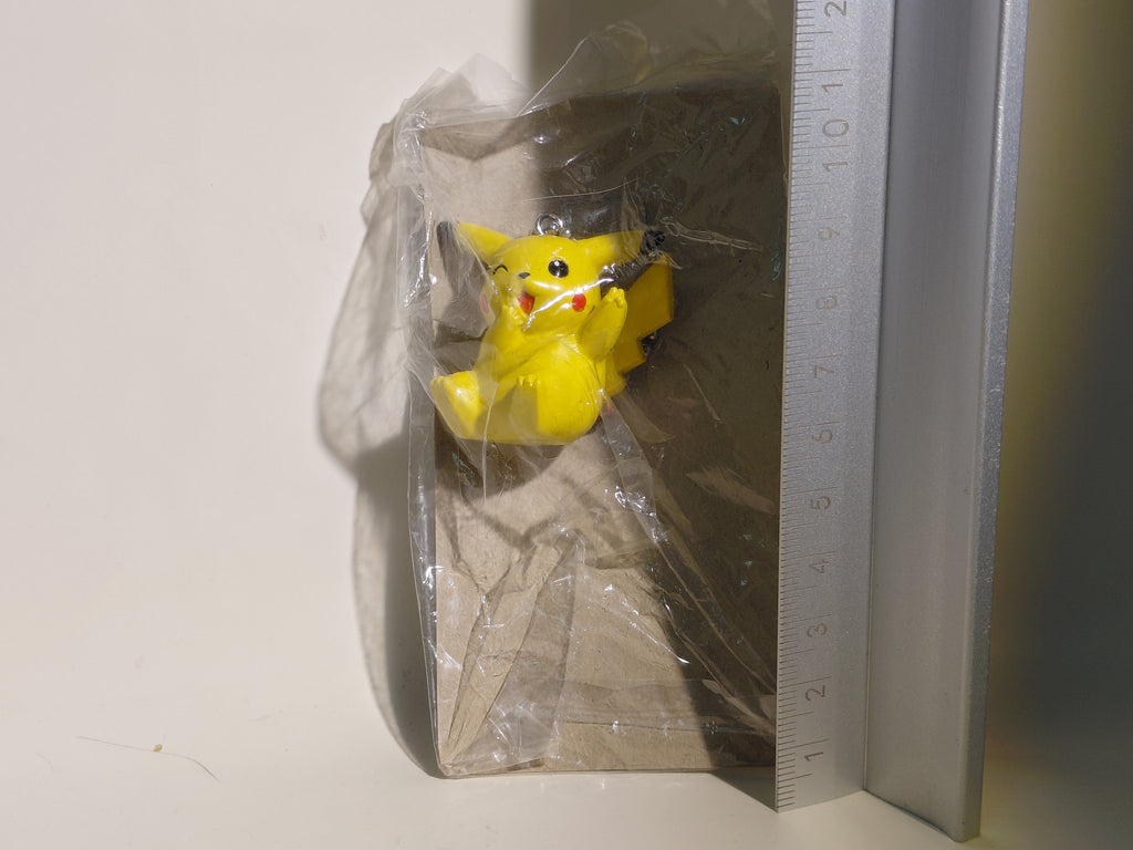 Pikachu Pokemon Mascot Swing Keychain Furuta 2000 Unopened