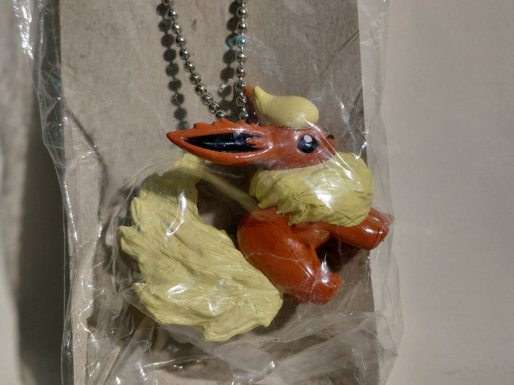 Vintage Flareon Pokemon Mascot Swing Keychain Furuta 1997 Unopened
