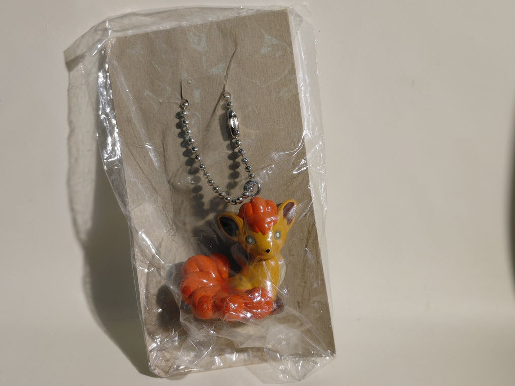 Vintage Vulpix Pokemon Mascot Swing Keychain Furuta 1997 Unopened