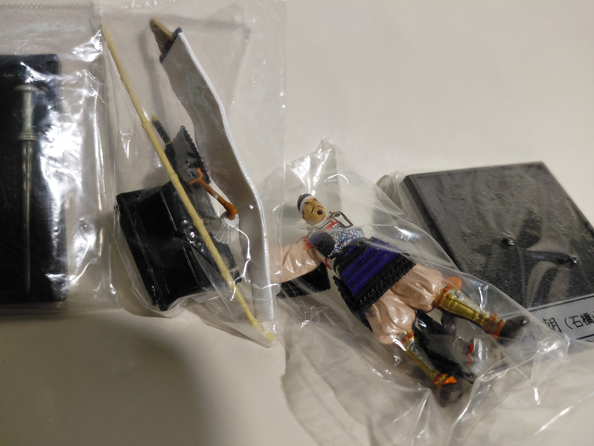 Historical Figure: Genpei War Series 1 – #2 Mini Figure  Minamoto no Yoritomo