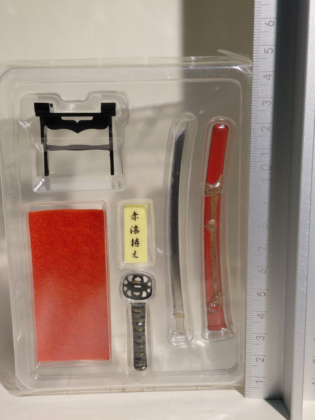 Takeshi Mononofu World Famous Sword; Weapon Series 1:Japanese Sword with Red-Lacquered Mountings