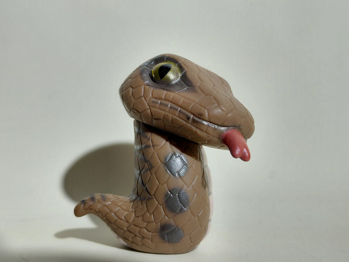 Takara Tomy T-ARTS UMA  TSUCHINOKO monster Sofubi cryptid Alien figure