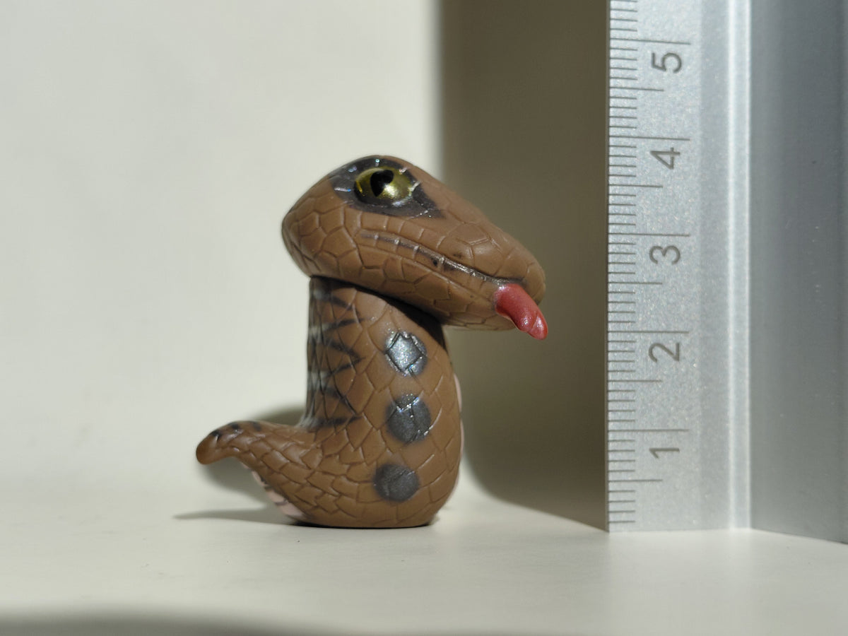Takara Tomy T-ARTS UMA  TSUCHINOKO monster Sofubi cryptid Alien figure