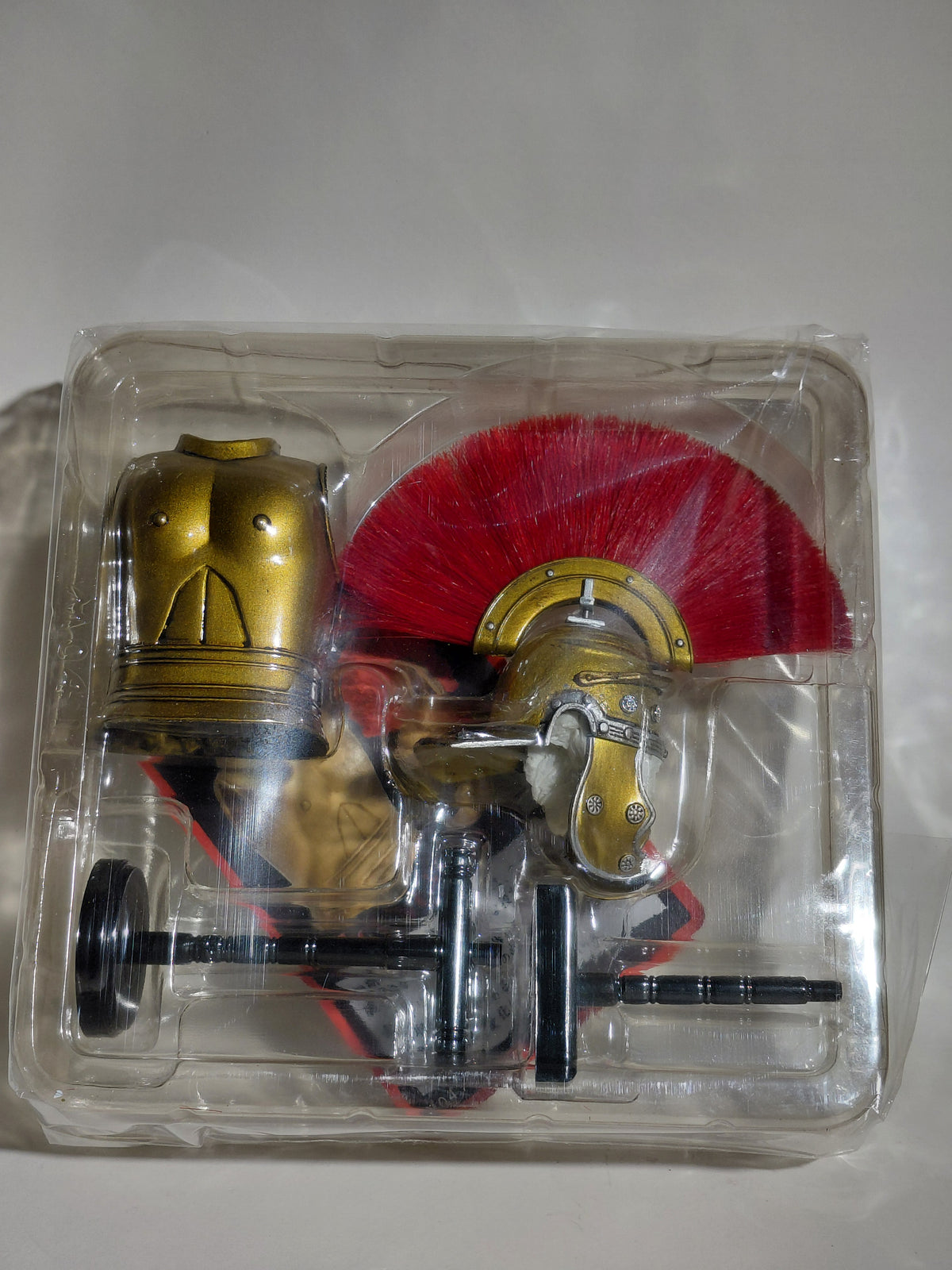 Mononofu Vol. 4: World Helmet Series (1/10 scale) (M0411 / Iron Armor + Ancient Greek/Roman Style Helmet in gold)