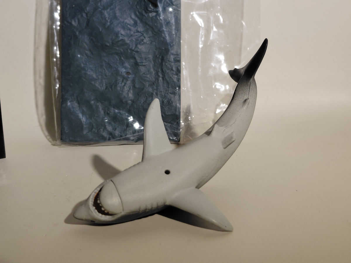 Medicom Toy The Great Mystery Museum Collection Series : Megalodon Ancient Shark