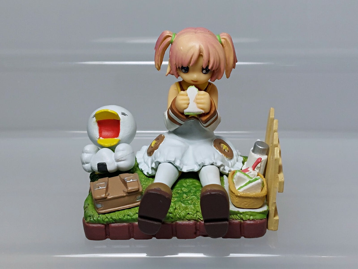Trading Figure: Relaxing Picnic. Nijihara Ink & Ahiru Ah-kun Moetan Capsule Figure, released in 2005 Movic Gacha Gacha