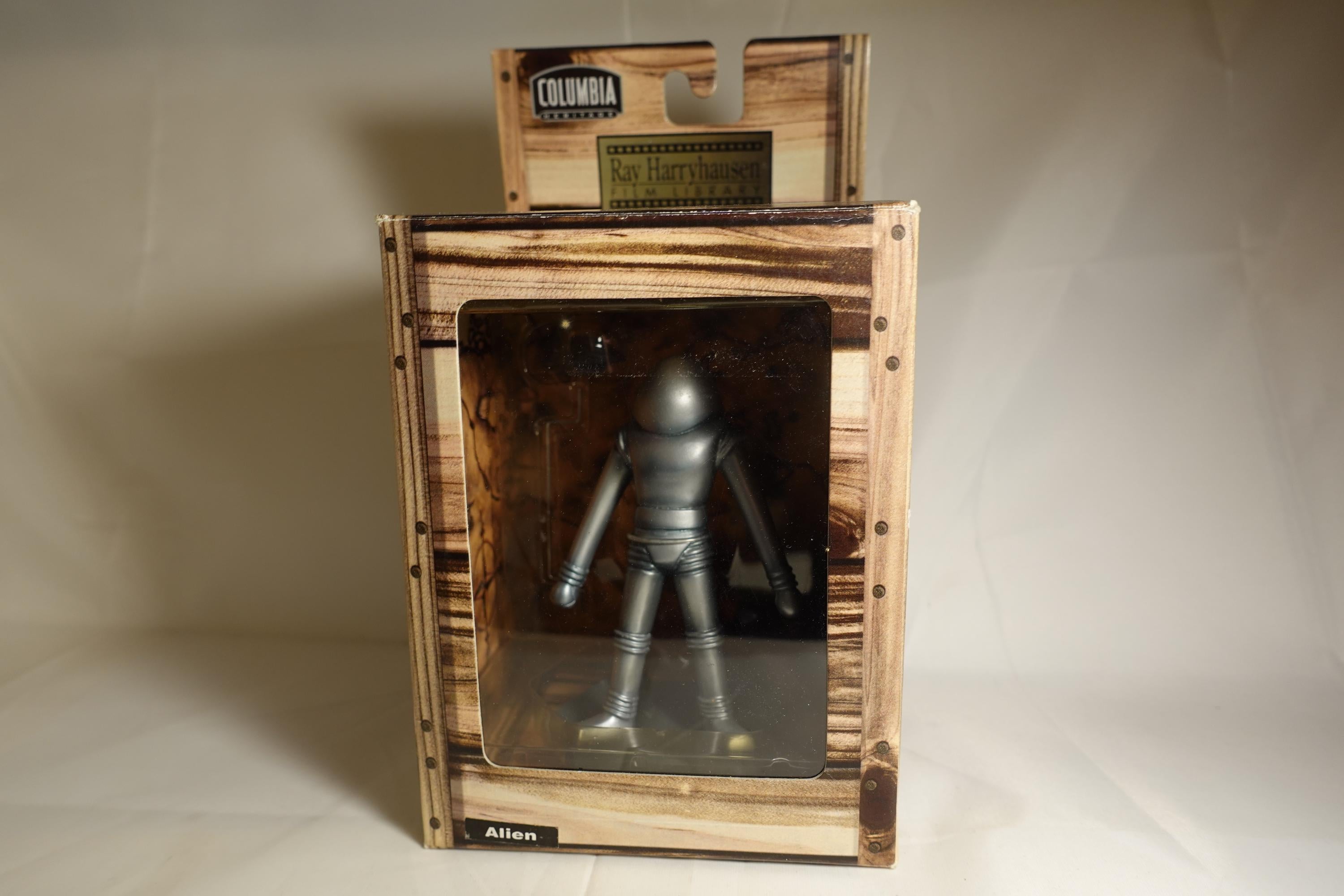 Ray Harryhausen ALIEN "Earth vs. the Flying Saucers (1956)" Cold Cast Resin Figure X-plus