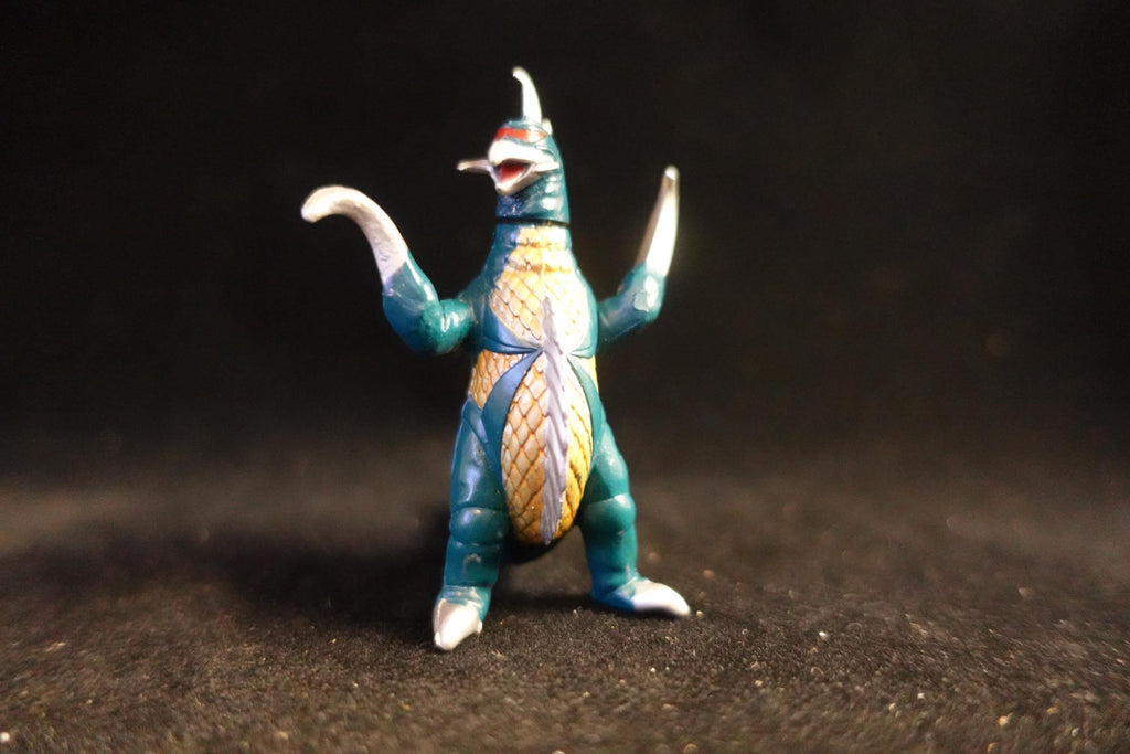 Godzilla Toho 4 Gigan '72 Figure Bandai HG Series