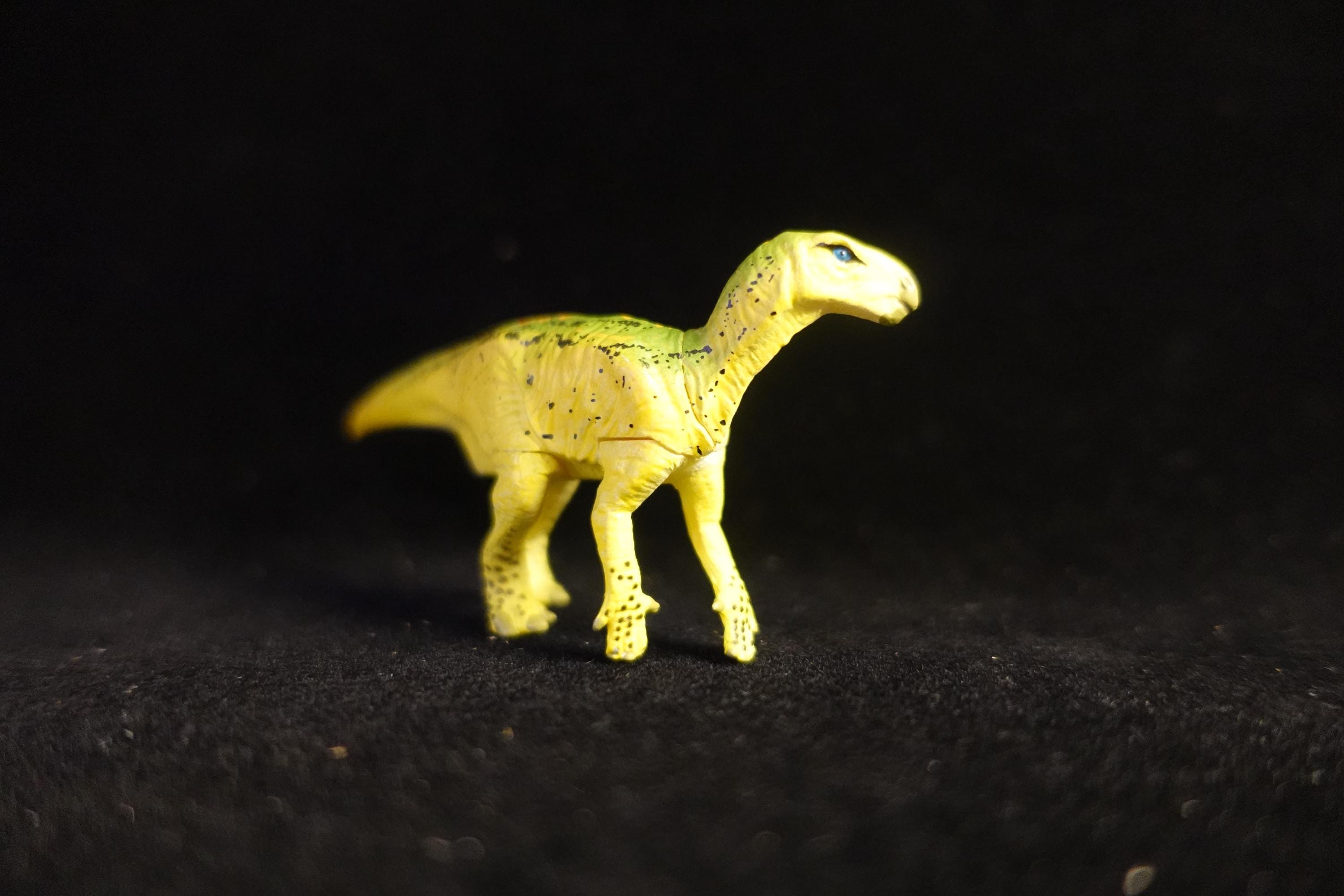 Kaiyodo UHA Dinotales Series 2 Iguanodon