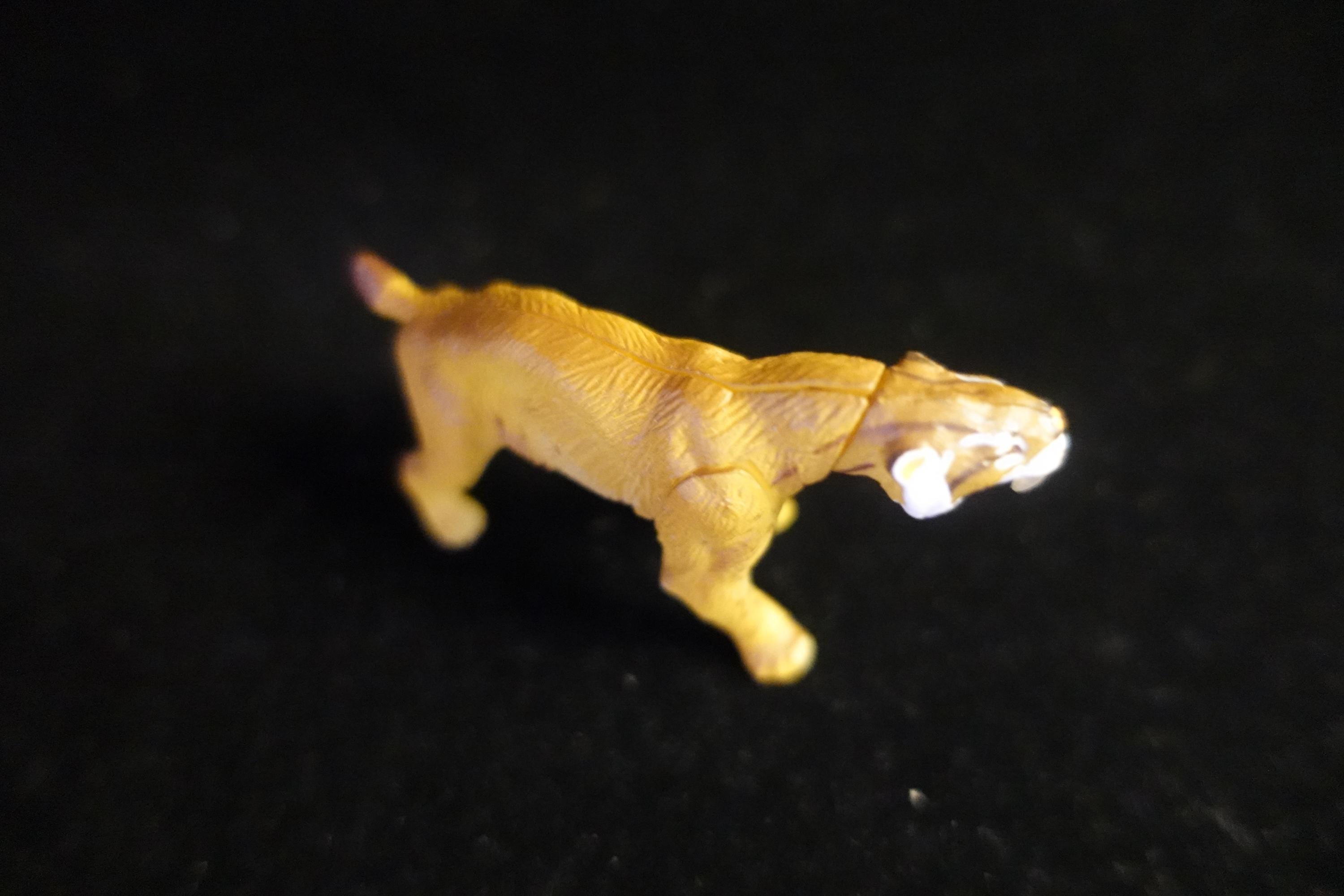 Kaiyodo UHA Dinotales Series 2 Smilodon