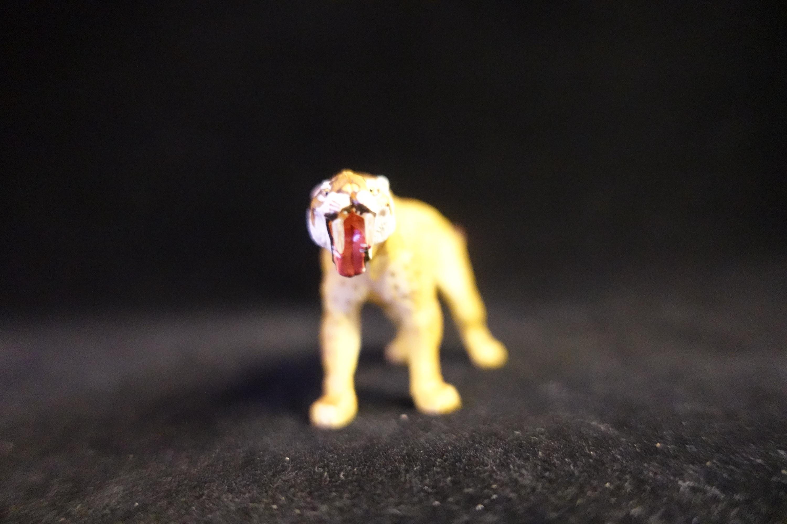Kaiyodo UHA Dinotales Series 2 Smilodon