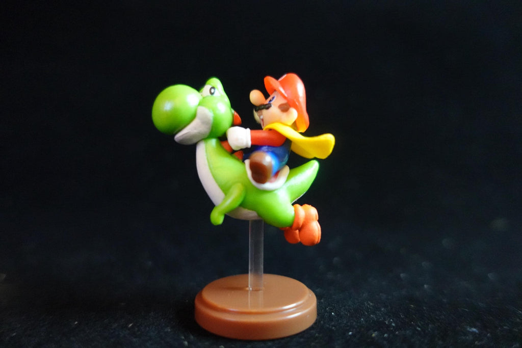 Super Mario 35th Anniversary Furuta Japan Super Mario Figure Cape Mario & Yoshi