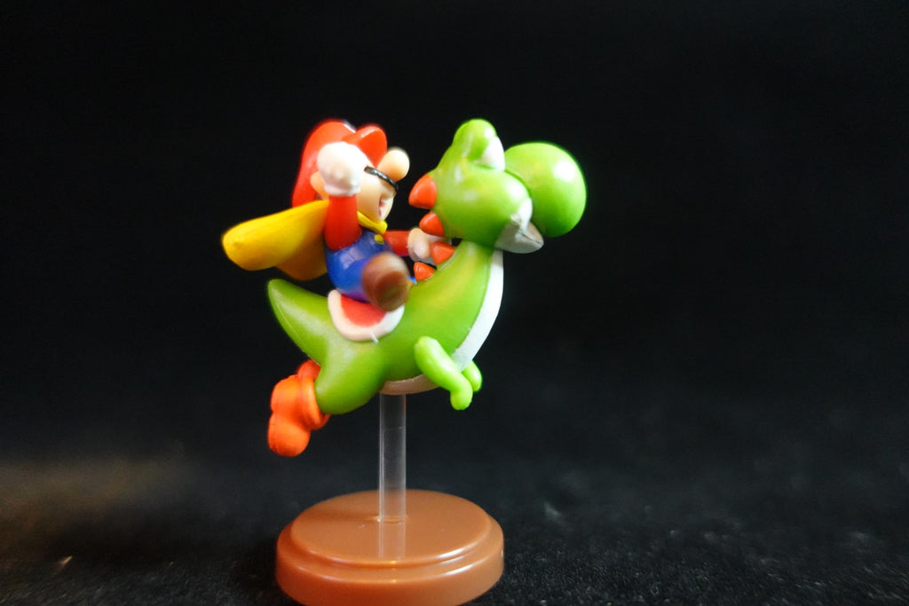 Super Mario 35th Anniversary Furuta Japan Super Mario Figure Cape Mario & Yoshi