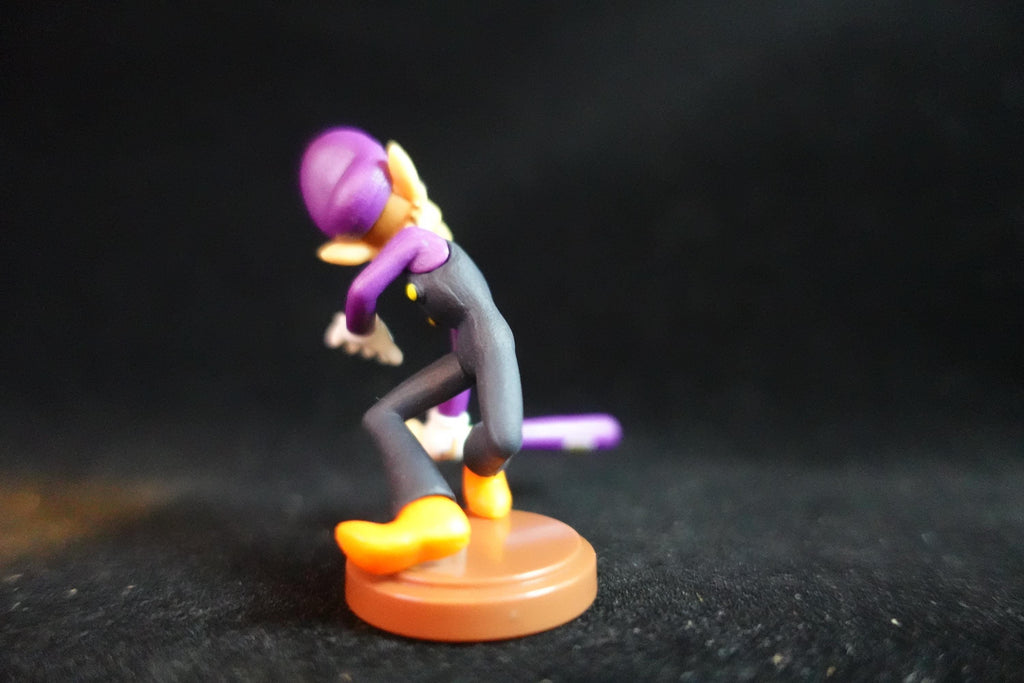 Super Mario Sport Figure Waluigi Amibo Baseball Furuta