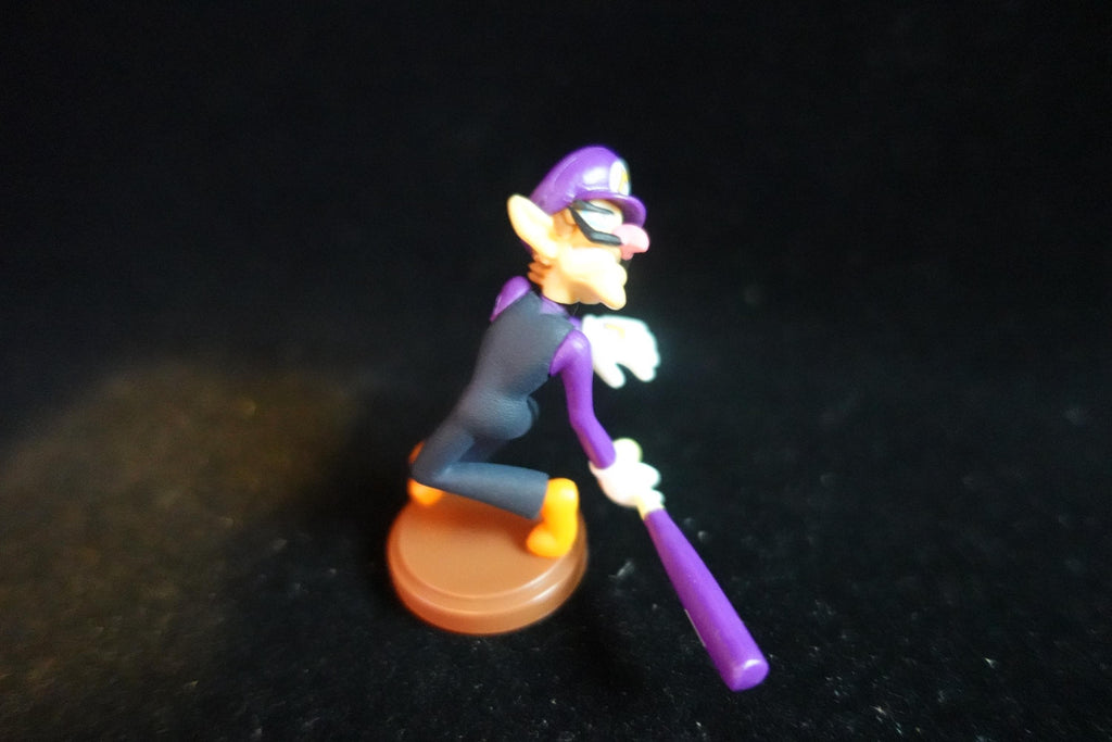 Super Mario Sport Figure Waluigi Amibo Baseball Furuta