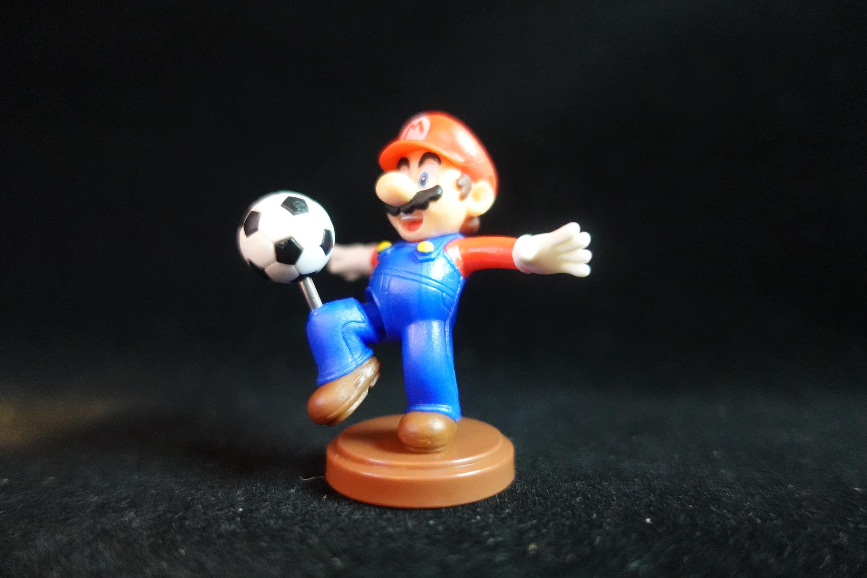 Super Mario Sport Figure Mario Football Furuta