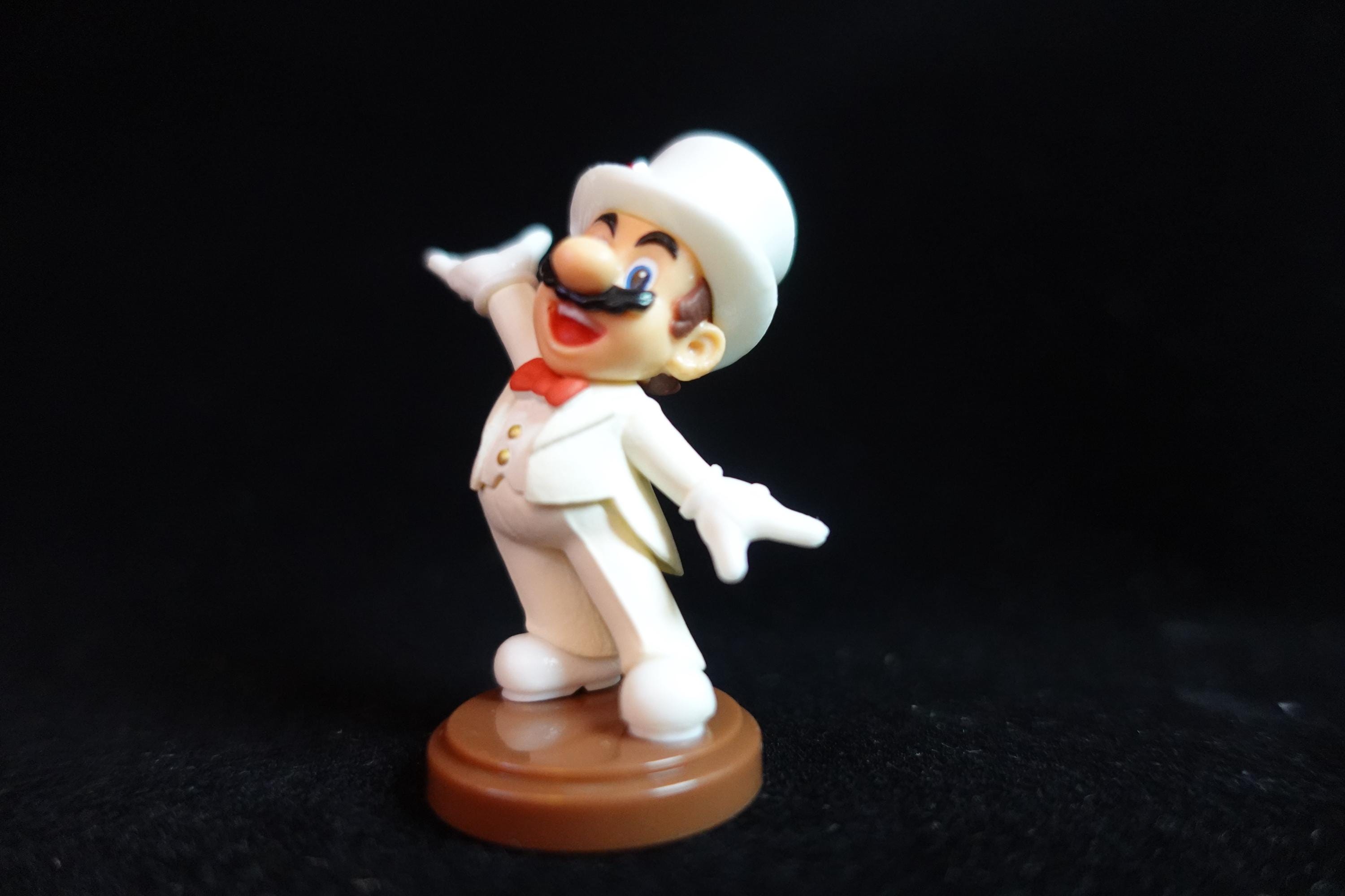 Super Mario Odyssey 3 Figure Mario Wedding Suit