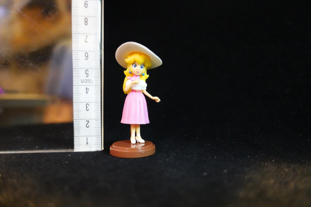 Super Mario Odyssey 3 Figure Pricess Peach