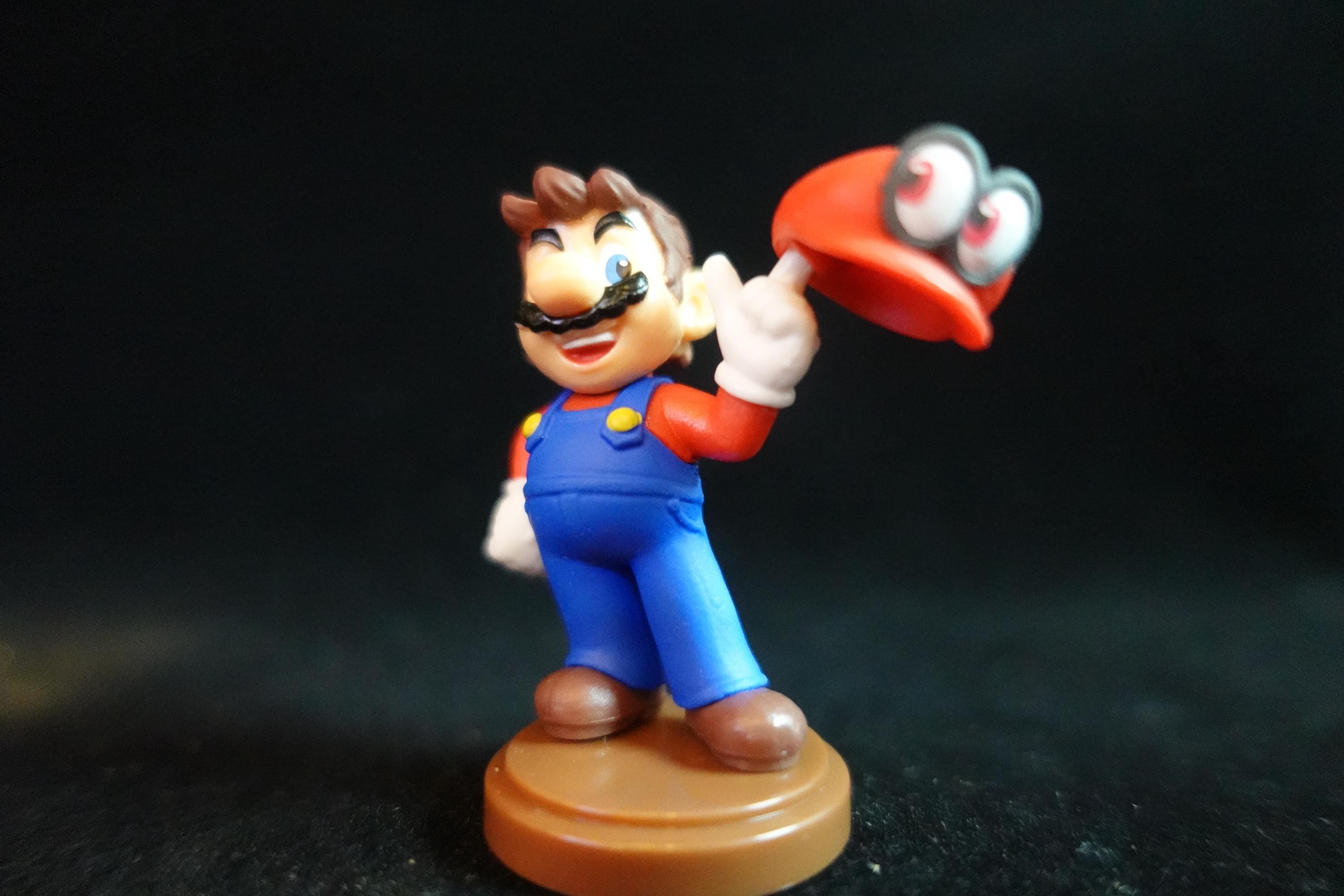 Super Mario Odyssey 3 Figure Mario Cappy Hat
