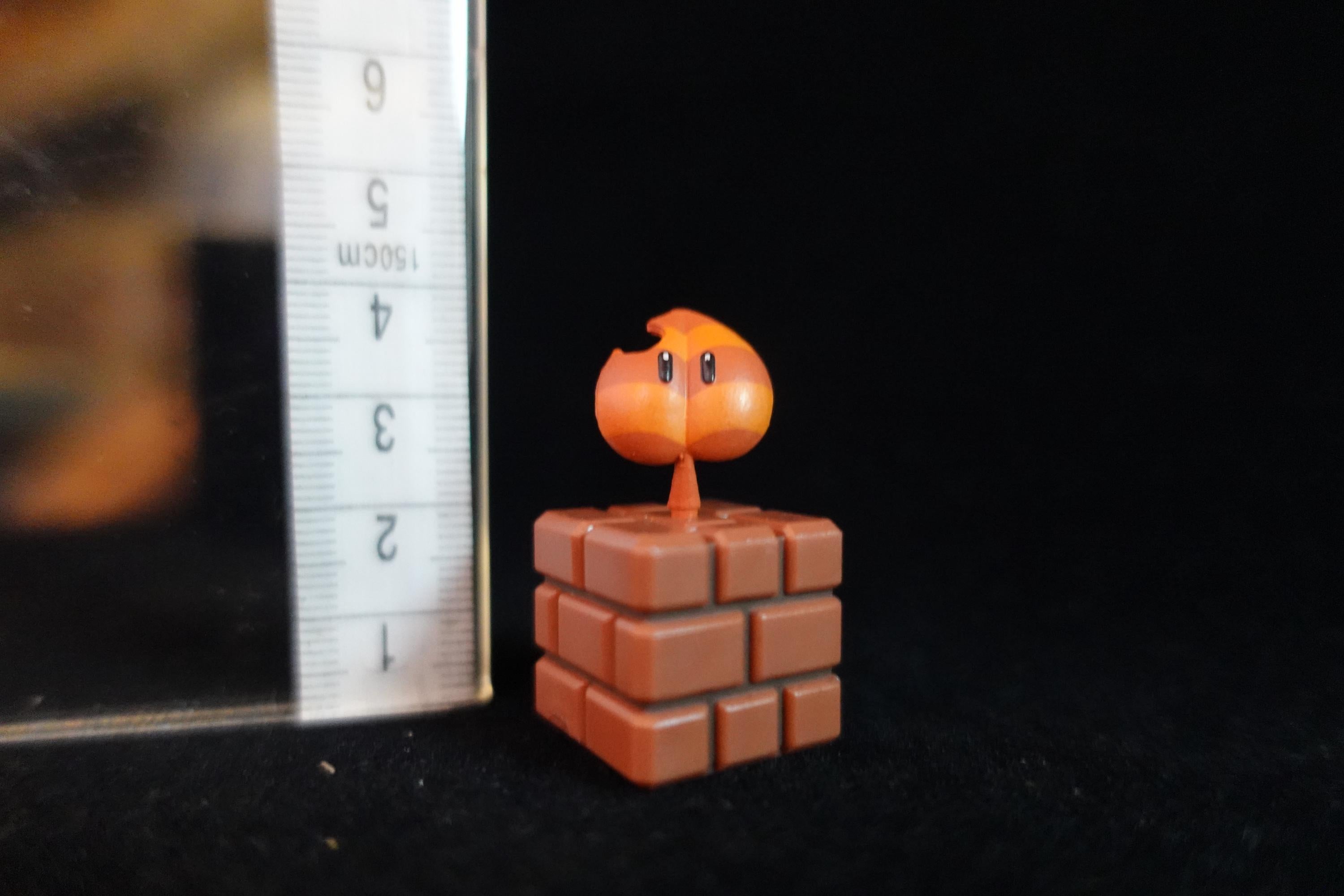 Super Mario 30th Anniversary Figure Super Leaf