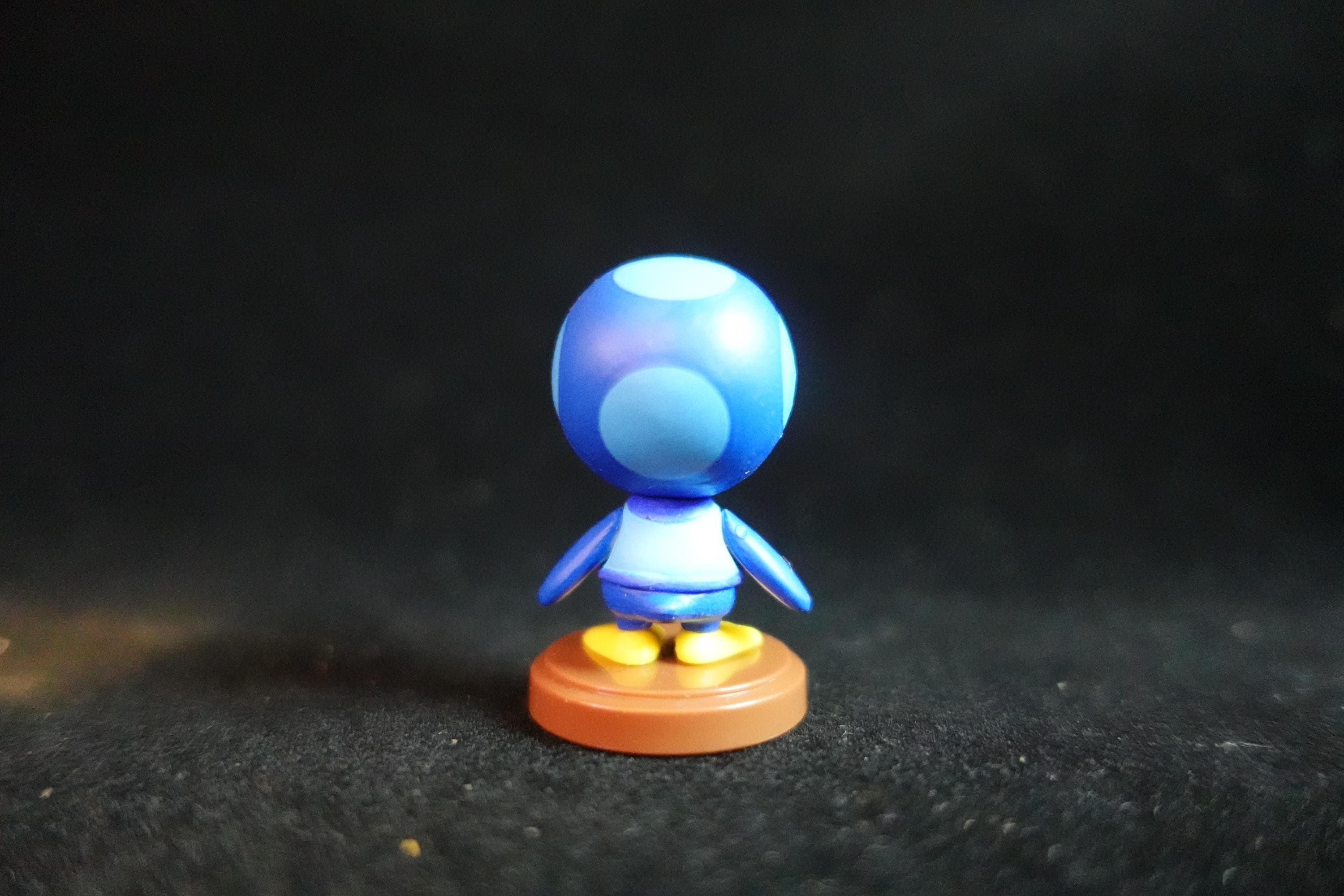 New Super Mario Bros Wii 3 Figure Penguin Toad Blue