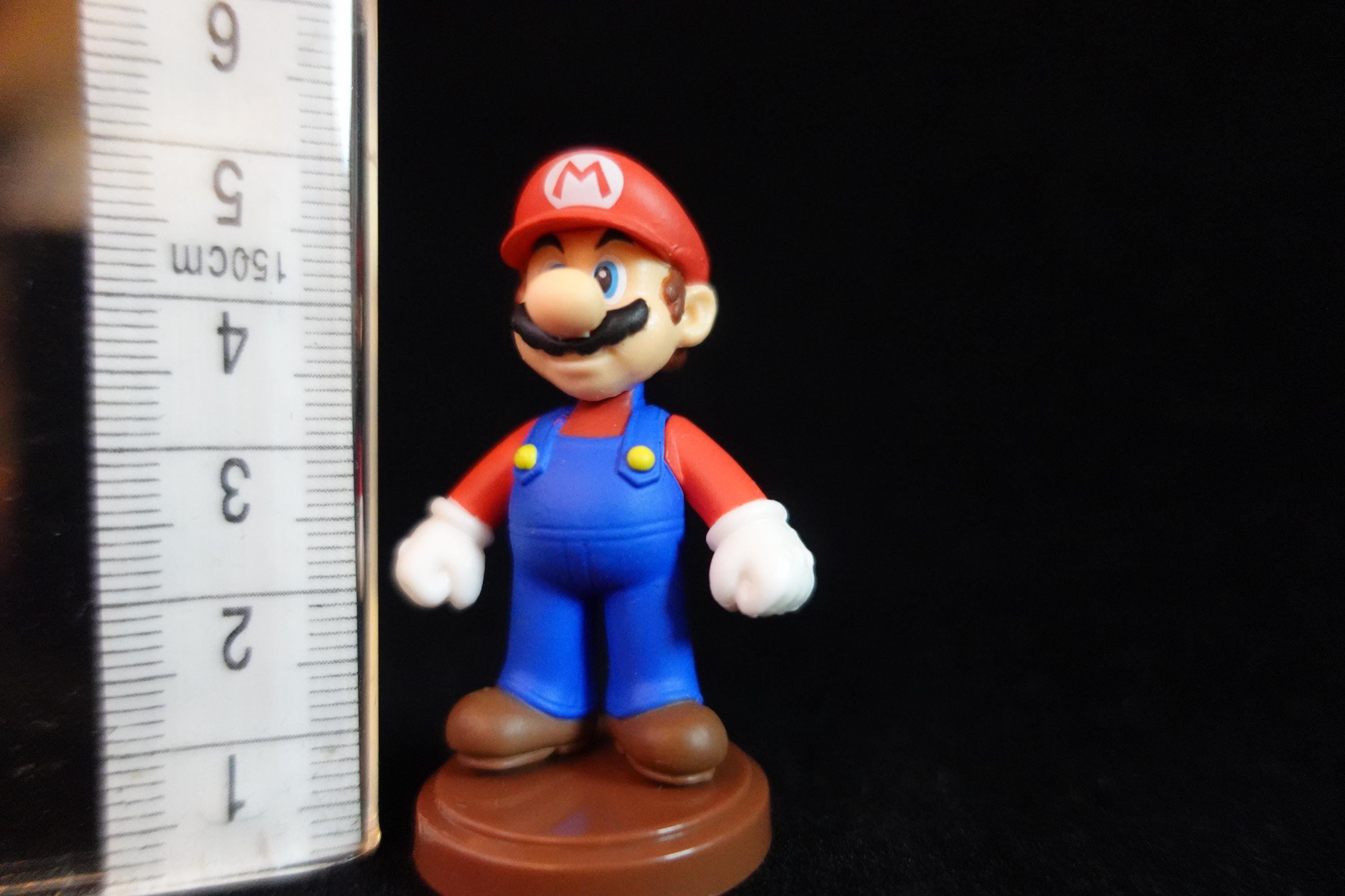 New Super Mario Bros Wii 3 Figure Mario