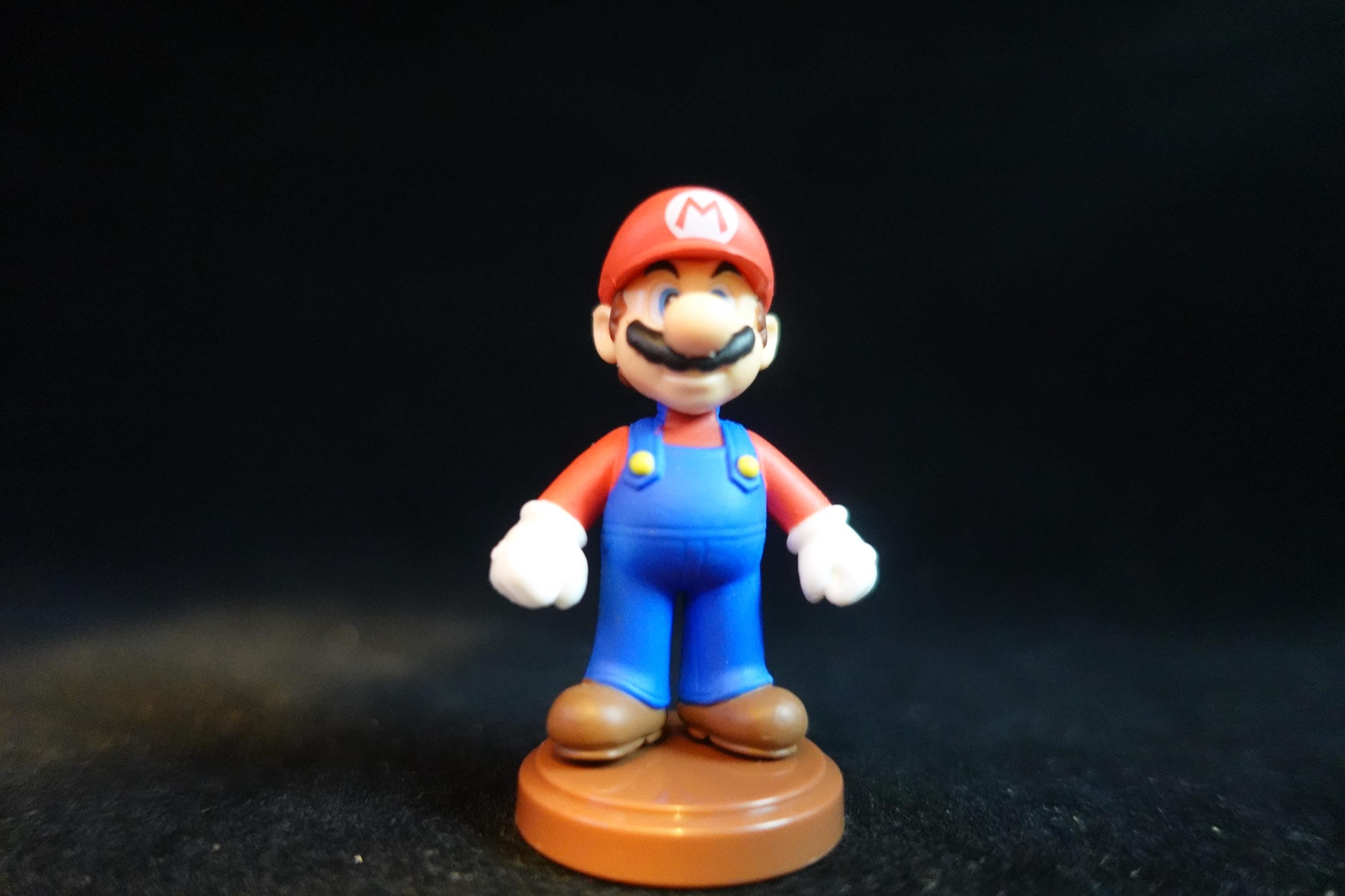 New Super Mario Bros Wii 3 Figure Mario