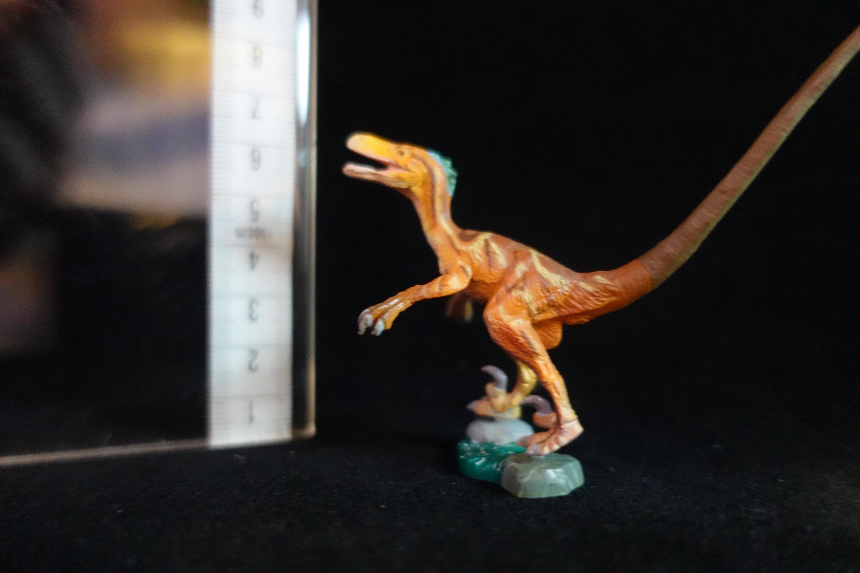 Kaiyodo UHA Dinotales Series 3 Deinonychus