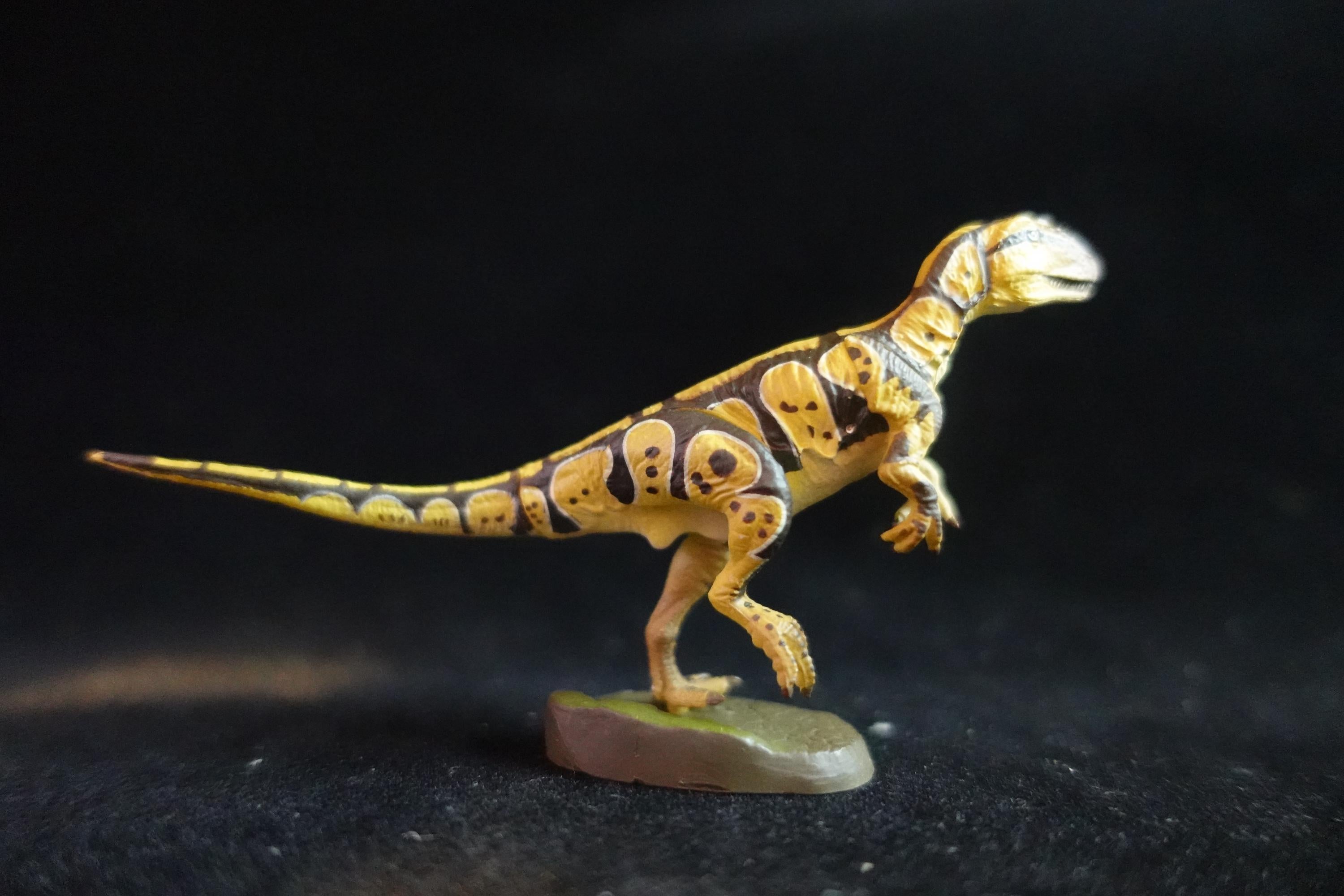 Kaiyodo Dinotales 6 Lawson Edition Allosaurus A