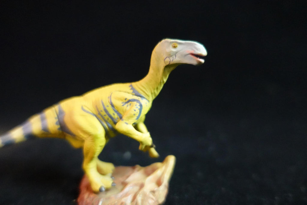 Kaiyodo Dinotales 6 Lawson Edition Iguanodon A