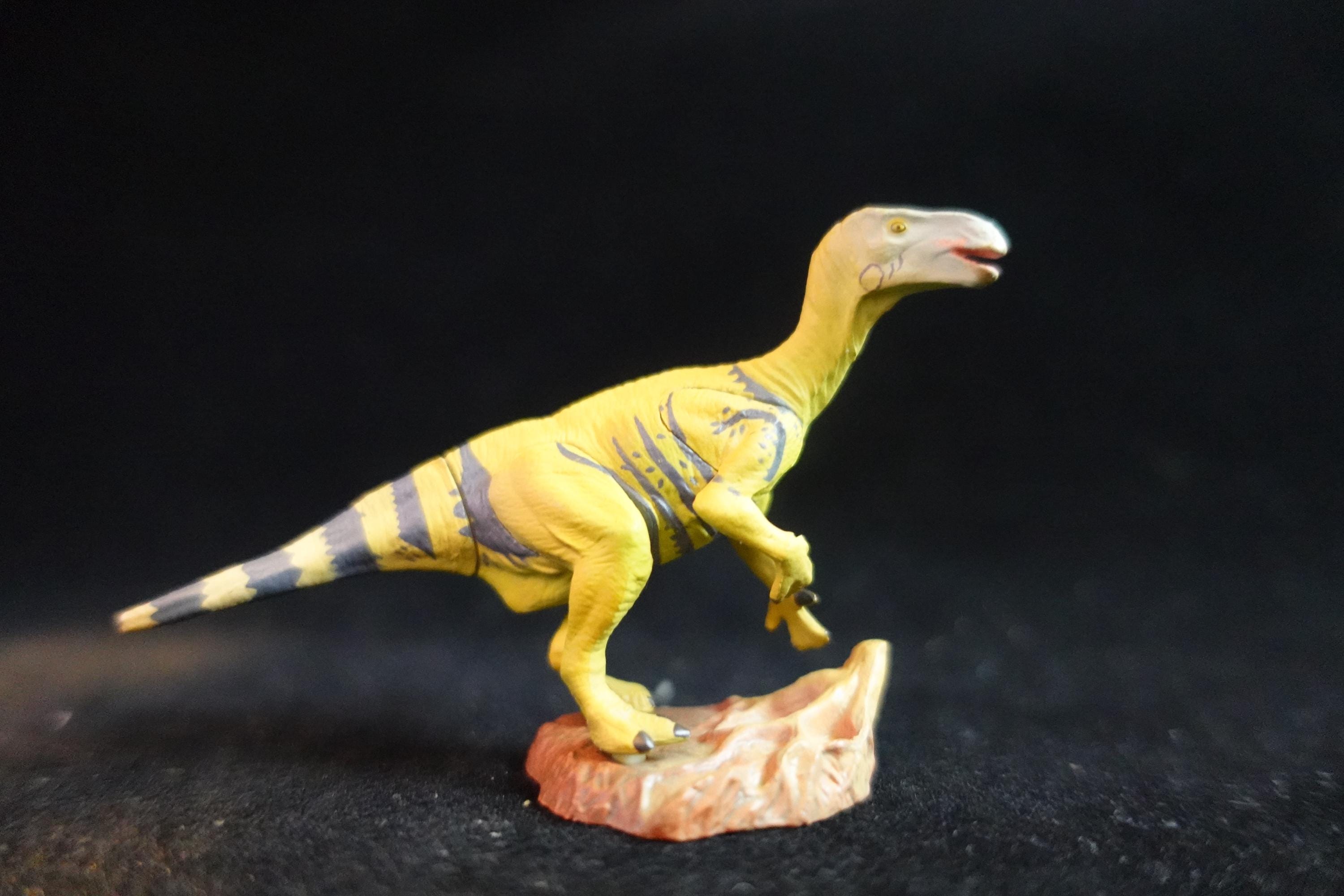 Kaiyodo Dinotales 6 Lawson Edition Iguanodon A