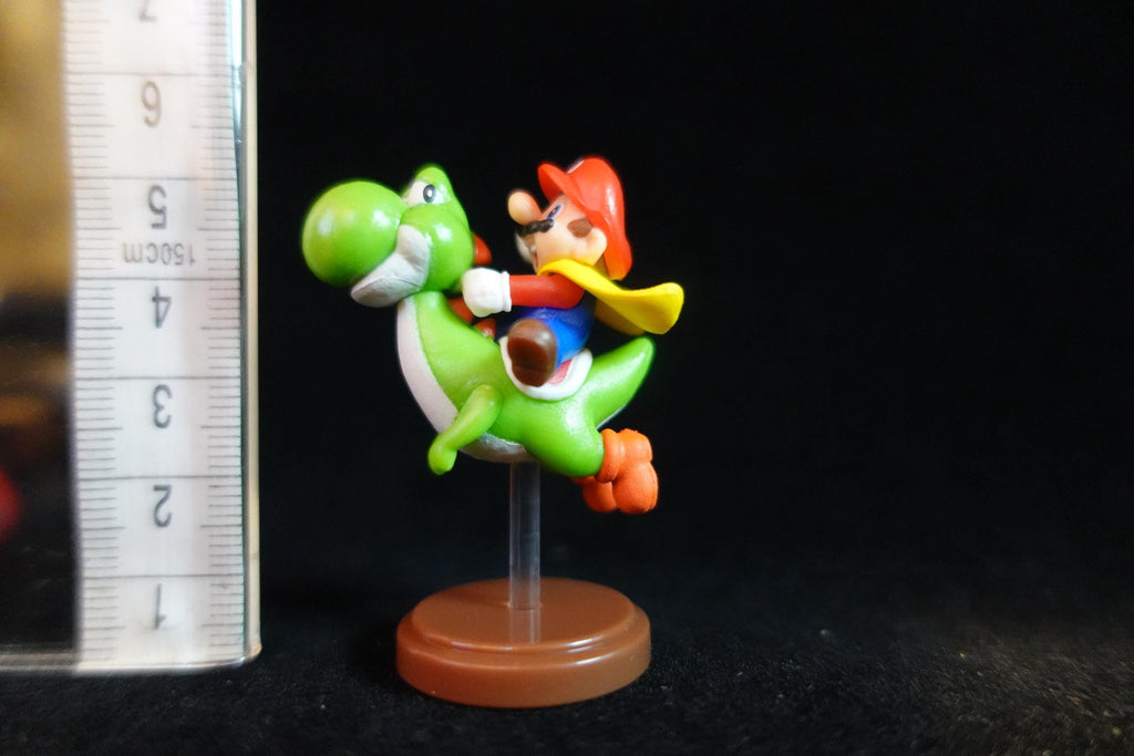 Super Mario 35th Anniversary Furuta Japan Super Mario Figure Cape Mario & Yoshi