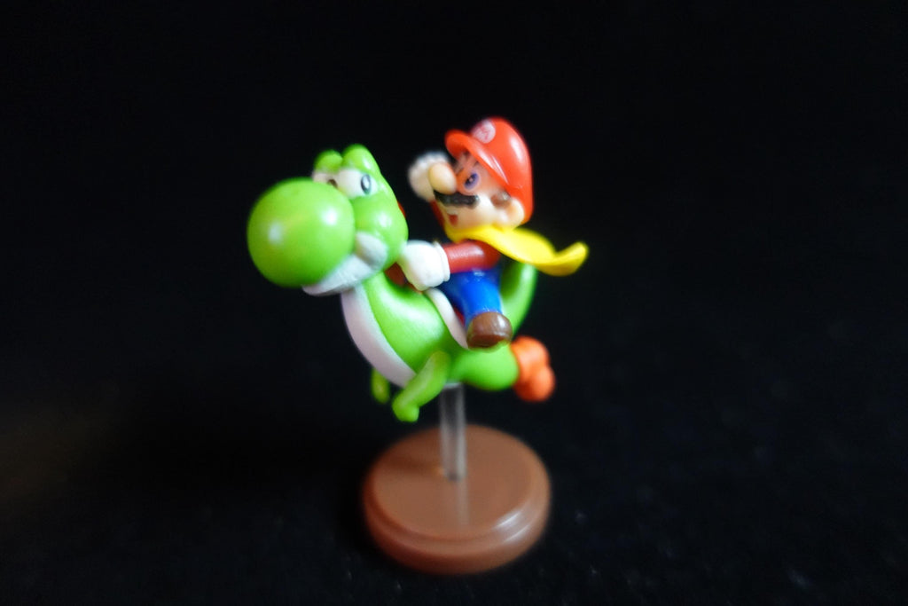 Super Mario 35th Anniversary Furuta Japan Super Mario Figure Cape Mario & Yoshi