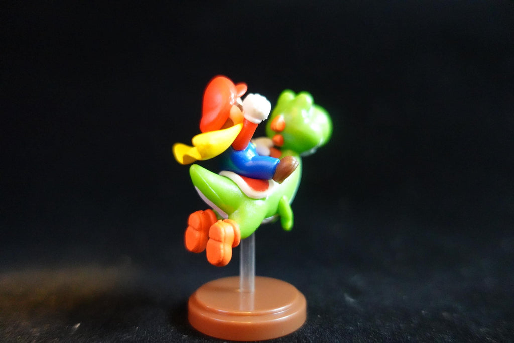 Super Mario 35th Anniversary Furuta Japan Super Mario Figure Cape Mario & Yoshi