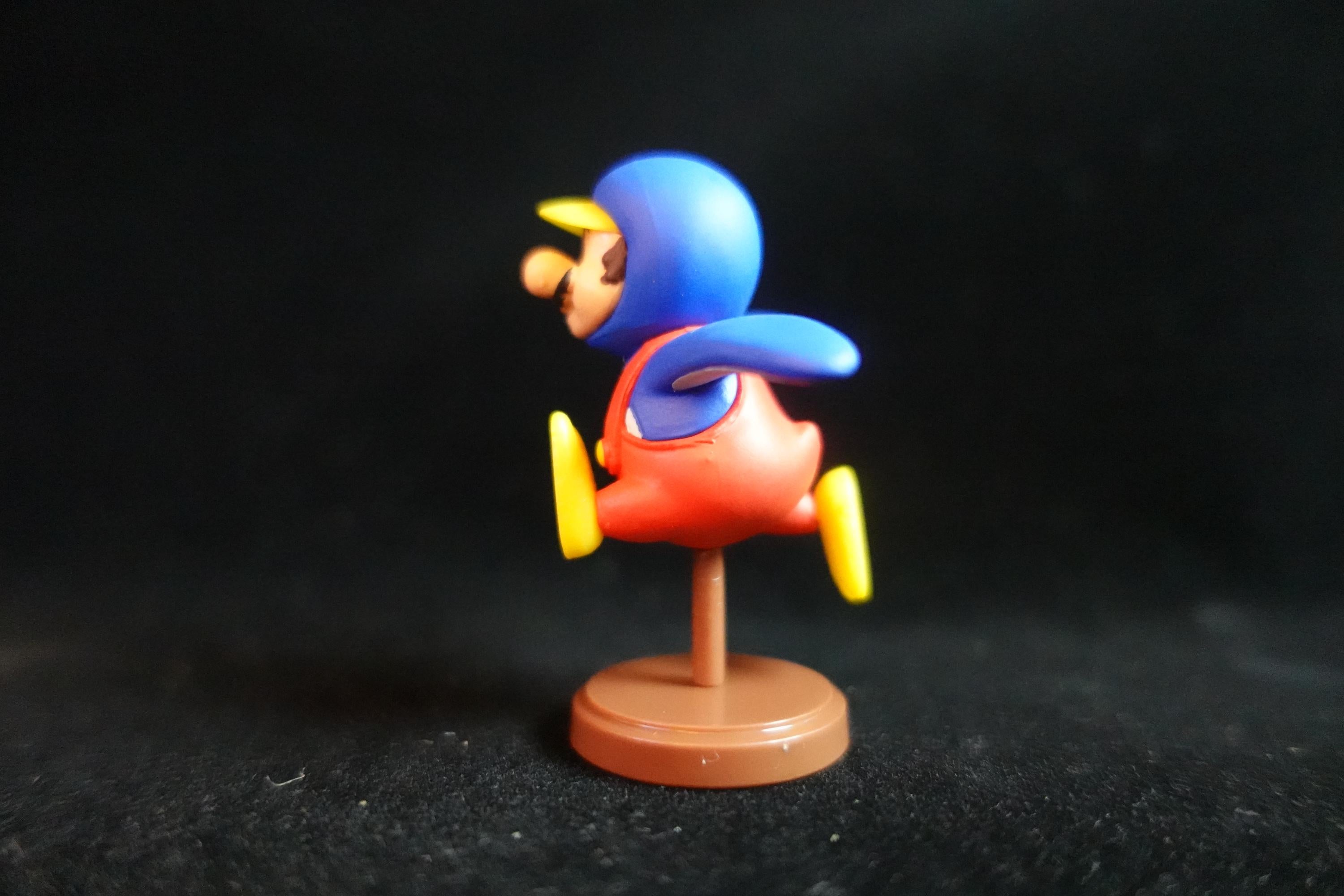 Super Mario Bros Figure Penguin Mario Furuta