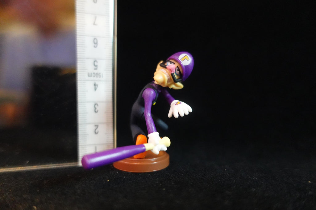 Super Mario Sport Figure Waluigi Amibo Baseball Furuta