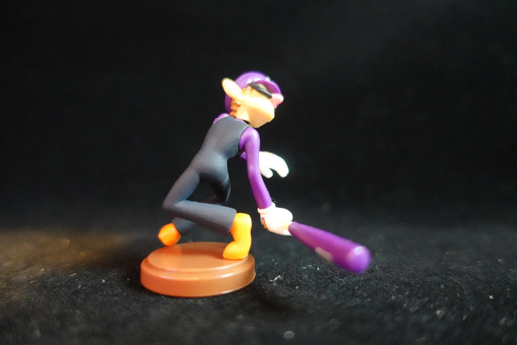 Super Mario Sport Figure Waluigi Amibo Baseball Furuta