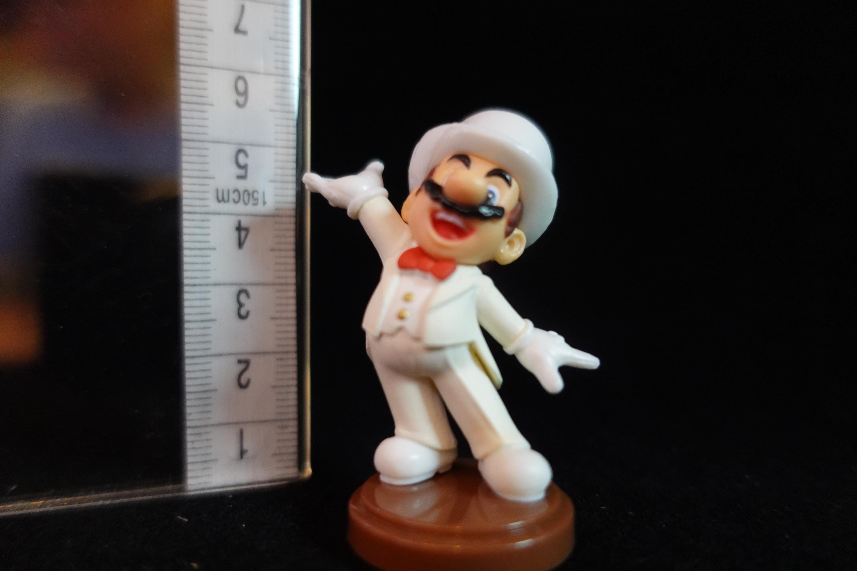 Super Mario Odyssey 3 Figure Mario Wedding Suit