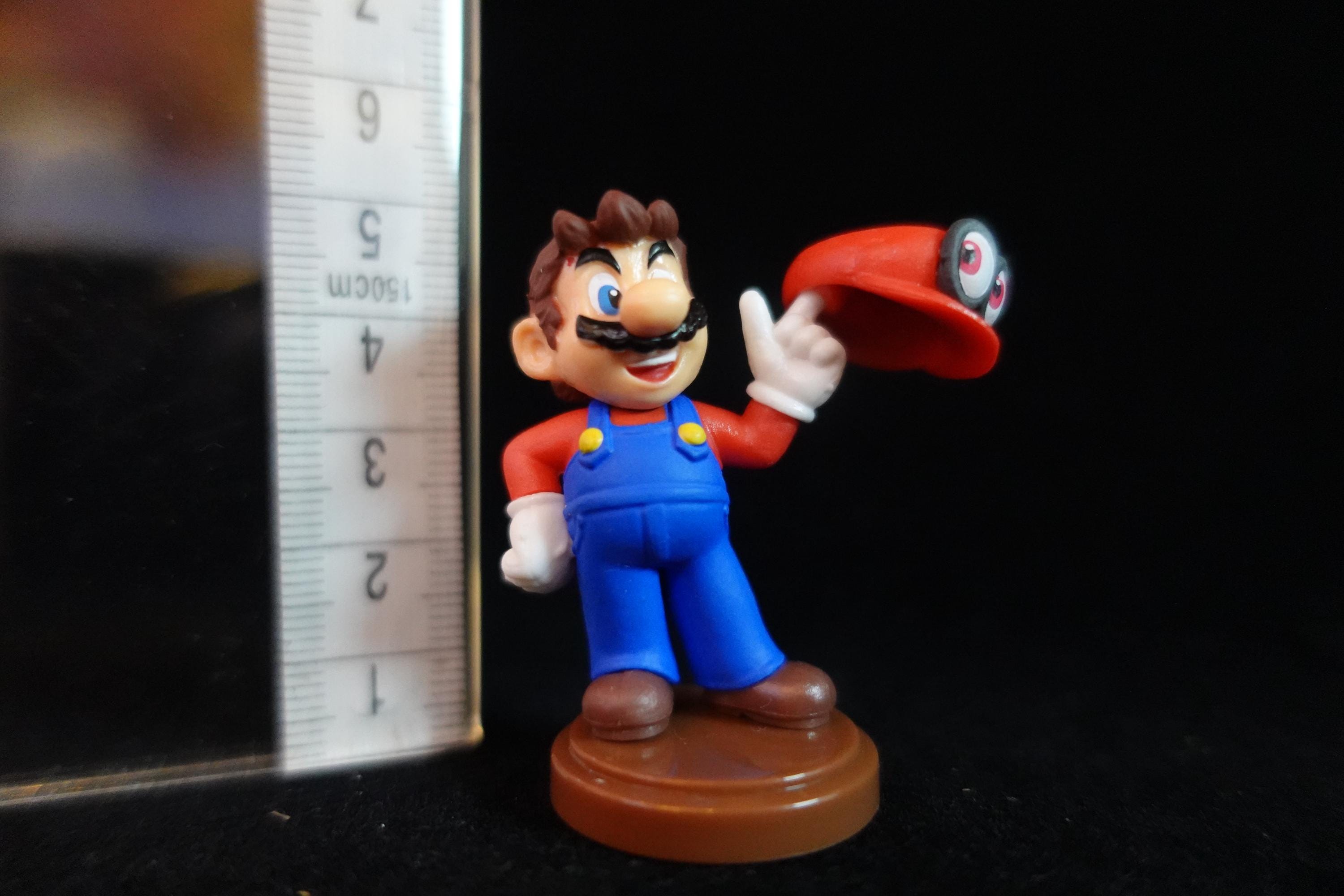 Super Mario Odyssey 3 Figure Mario Cappy Hat
