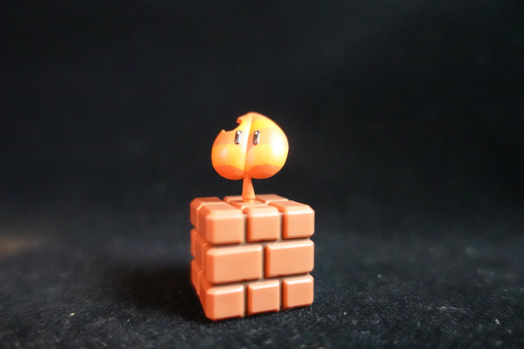Super Mario 30th Anniversary Figure Super Leaf