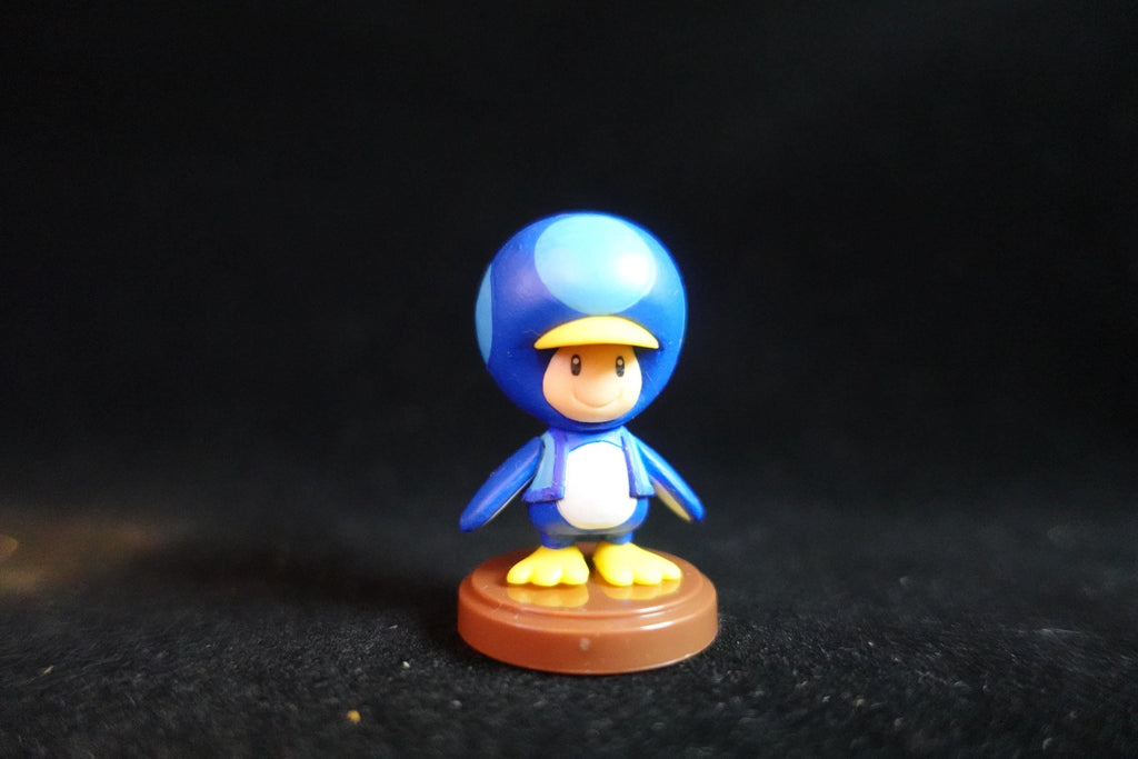 New Super Mario Bros Wii 3 Figure Penguin Toad Blue