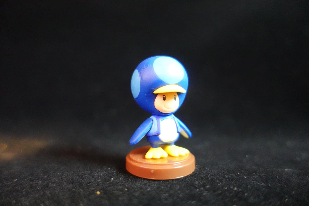 New Super Mario Bros Wii 3 Figure Penguin Toad Blue