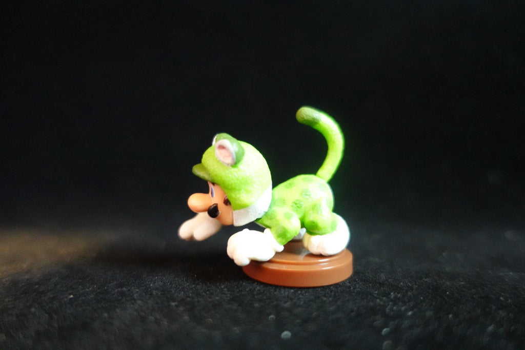 Super Mario 3D World + Fury World Figure Cat Luigi Mario Furuta