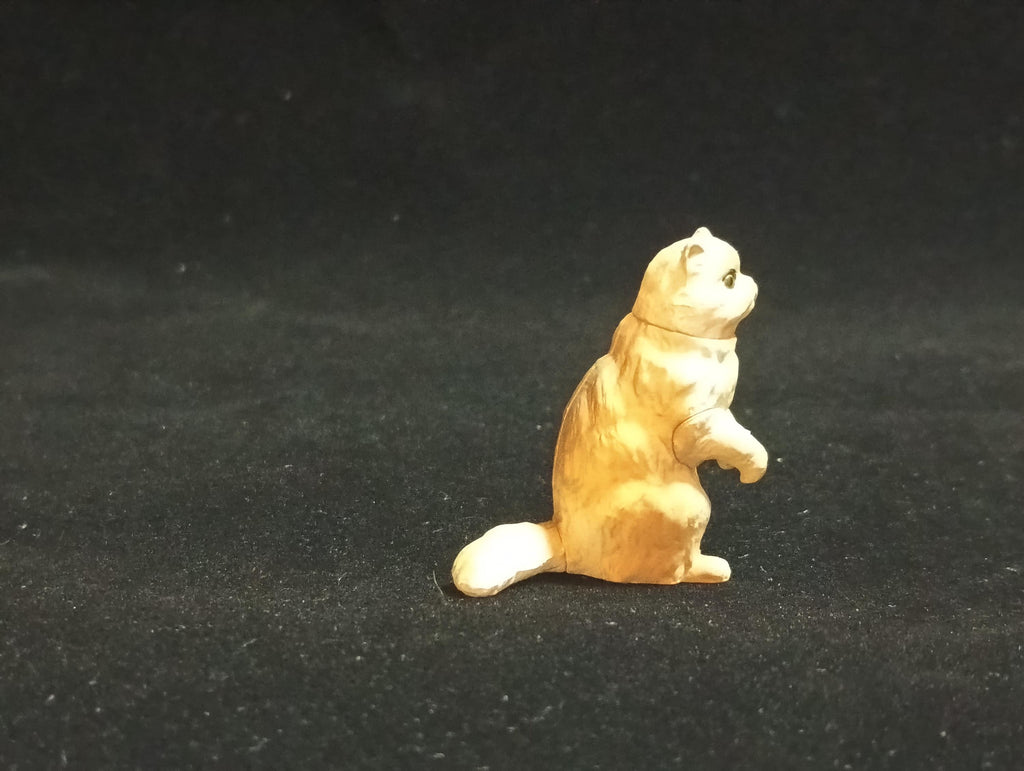 Miniature Persian cat Figurine - Furuta