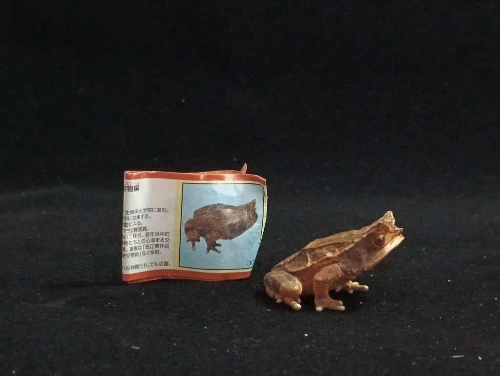 Miniature Three-horned frog Figurine - Furuta