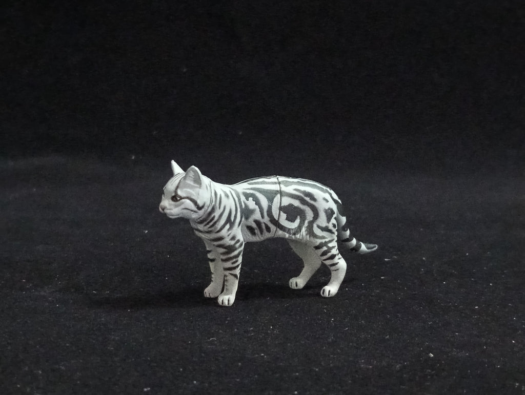 Miniature American Shorthair cat Figurine - Furuta