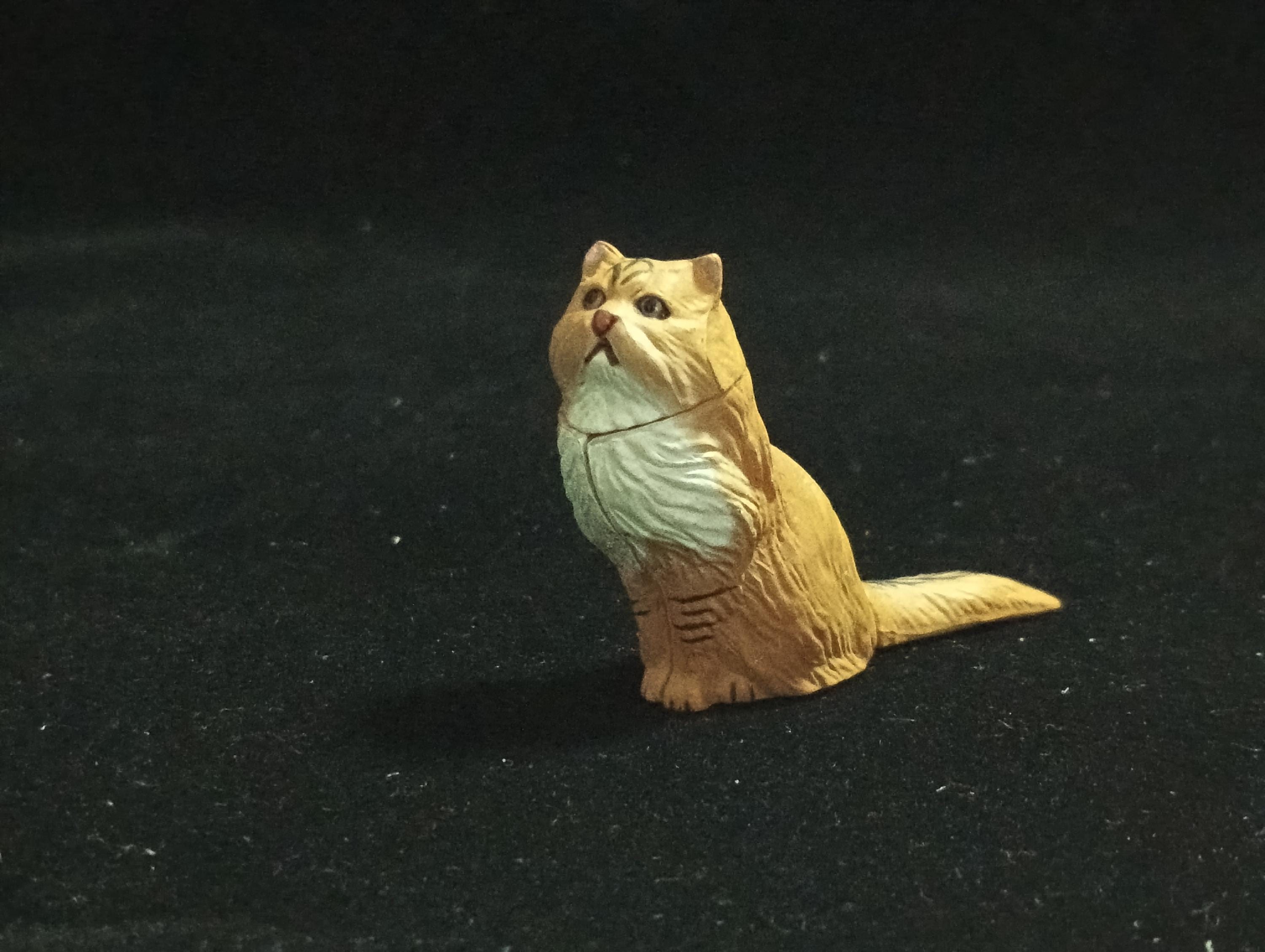 Miniature Persian Cat(Brown) Figurine - Furuta