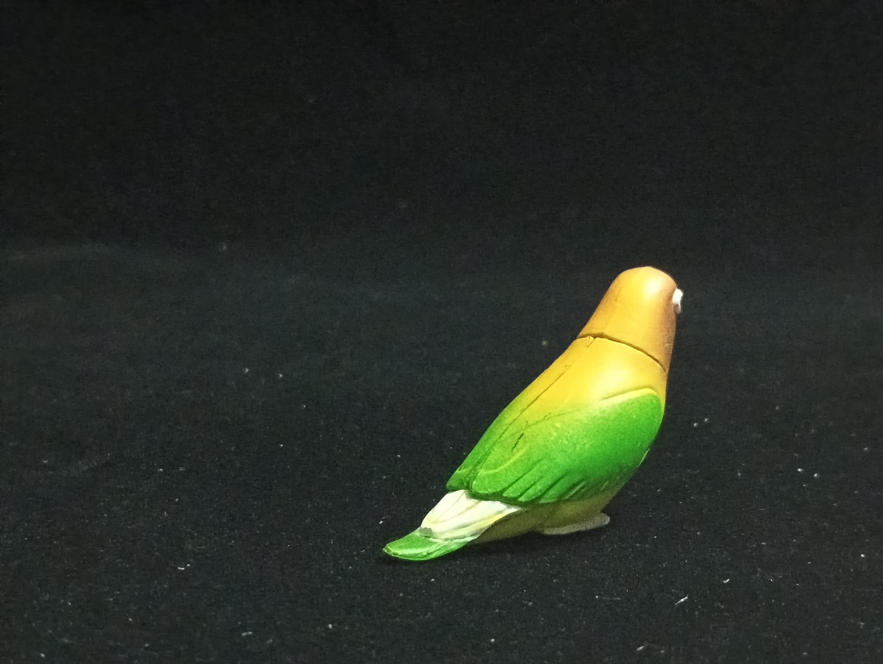 Miniature Agapornis lilianae Figurine - Furuta